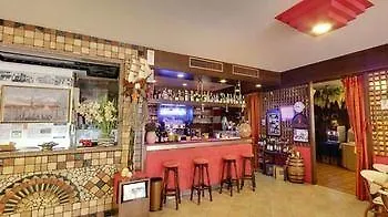 马利布兰酒店 2*