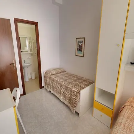 Malibran Hotel 2*